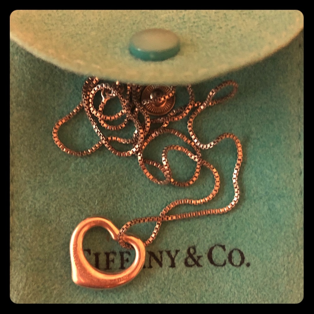 Tiffany’s Elsa Peretti pendant with chain